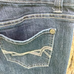 ⬇️ Price Drop!⬇️ Nine West American Collection Boot Cut Jeans in size 4